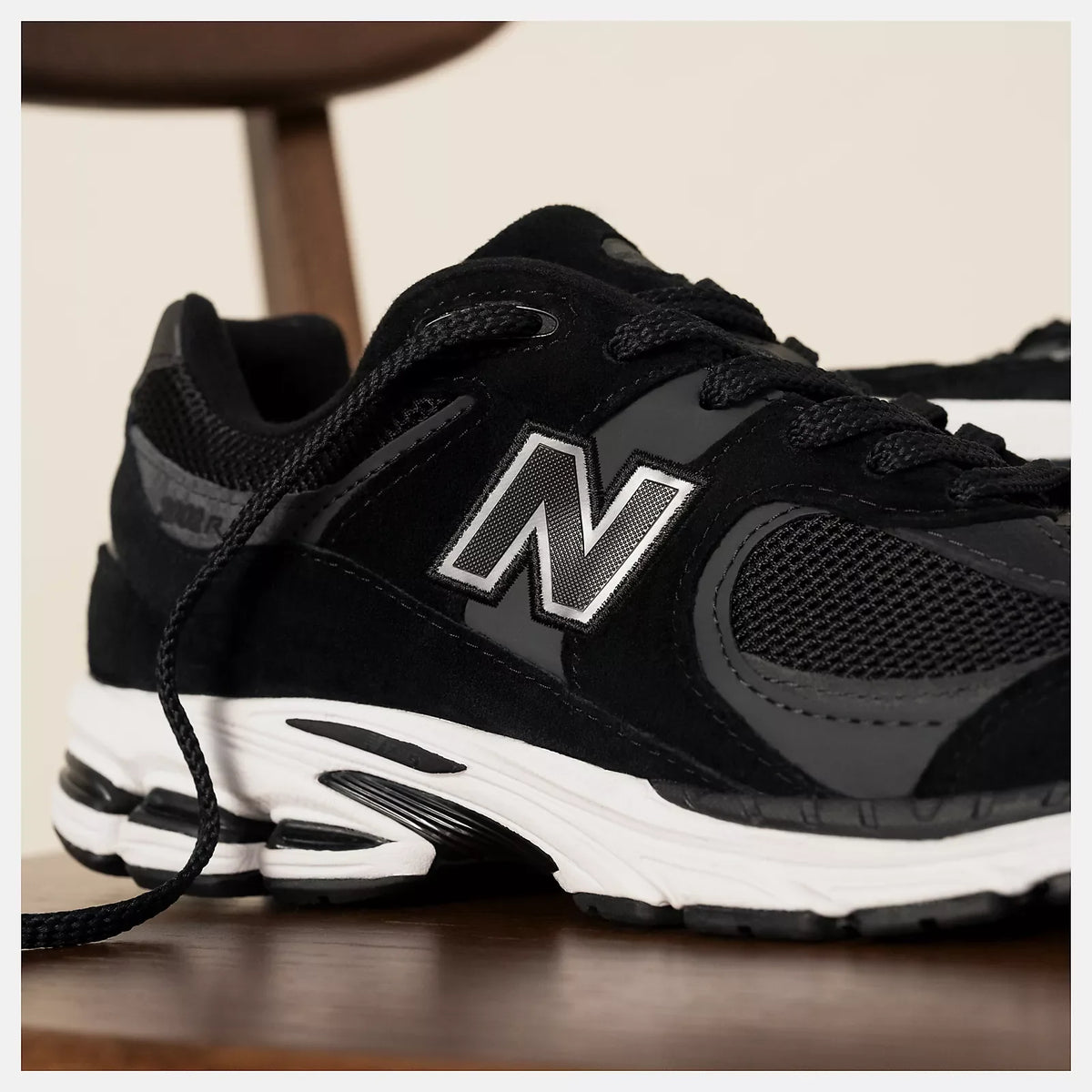 New Balance 2002R M2002RBK